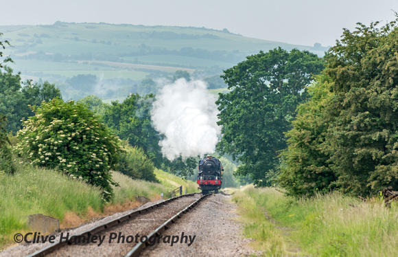 6023 King Edward II appears around chicken curve and climbs Defford straight