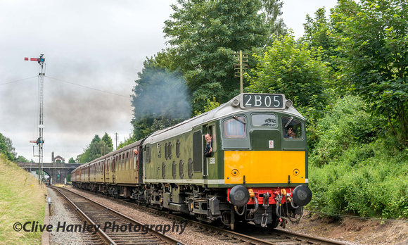 D5185 departs Rothley towards Swithland.
