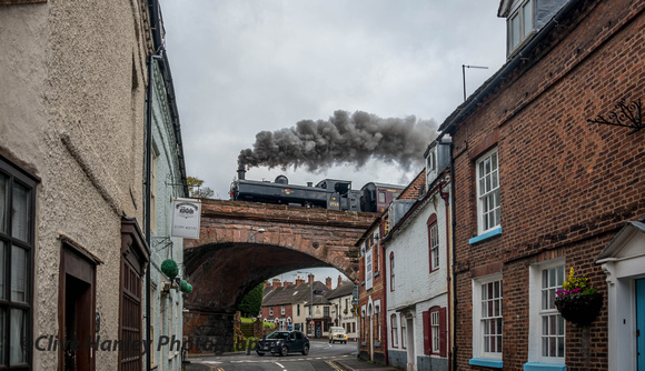 On arrival at Bewdley I legged it to catch a shot of the departure.