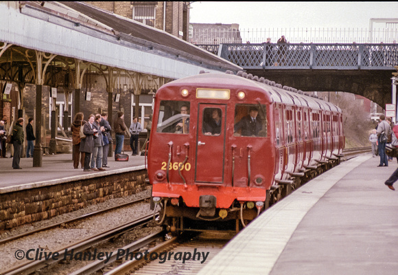 Grand National Day 1986 at Aintree. The restored 3 car Class 503 runs through Aintree. 28690 leads.