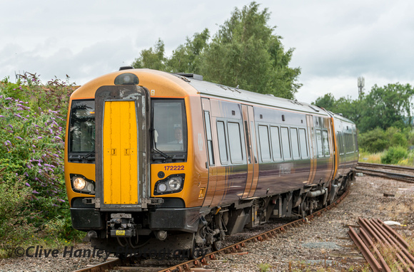A service from Worcester Foregate Street arrives - Unit 172222 & 172345.
