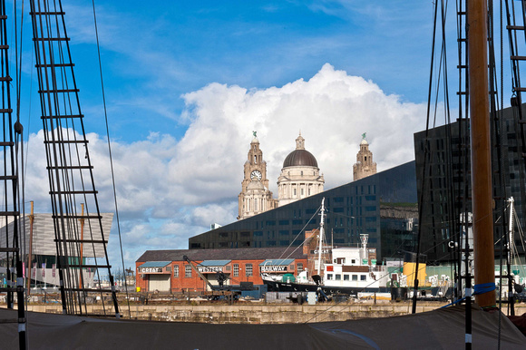 The 3 Graces are now obscured by unwanted developments.