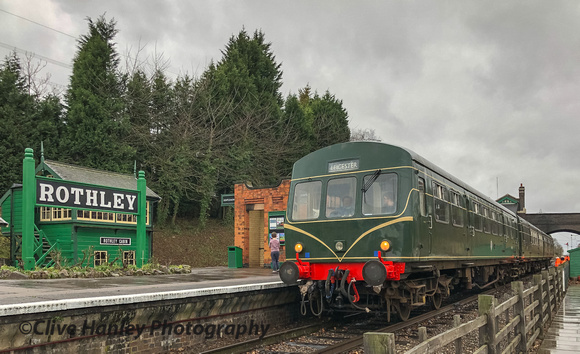 The DMU arrives into Rothley station.