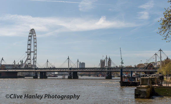 The London Eye on the left with a first glimpse of the Houses of Parliament