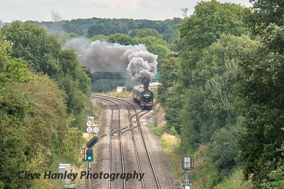 Next location was to be the road bridge at Shrewley. 4965 rounds the curve from the single track branchline onto the mainline.