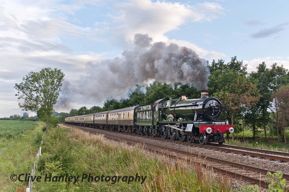 4936 Kinlet Hall approaches Bearley Junction - 33minutes ahead of schedule.