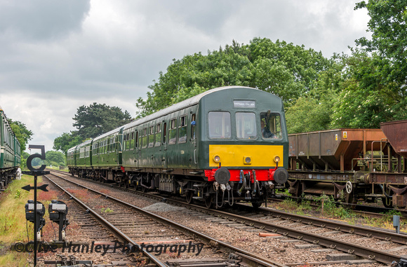 The DMU approaches Quorn with the 14.17 from Rothley