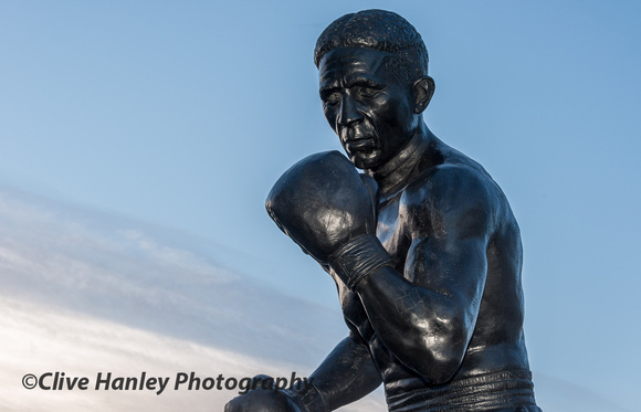 A memorial statue to boxer Randolph Turpin. A very sad story.....