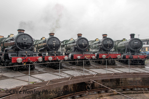 In pouring rain! Typical! A photo opportunity with 5029, 5043, 4965, 4936 & 2885