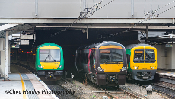 My next train is on the left. The 9.50 to Hereford. Units 170635, 170116 & 323222