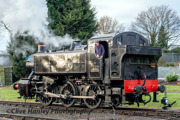 On standby duty was Hawksworth pannier tank no 1501. It was to be used for carriage heating.