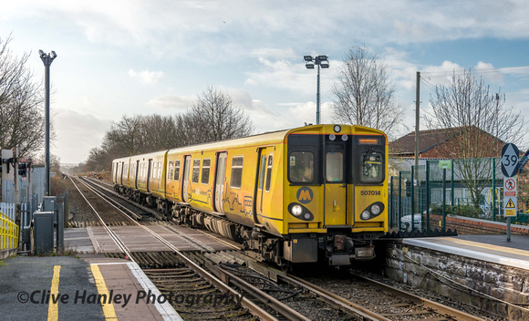 507014 arrives at Maghull.