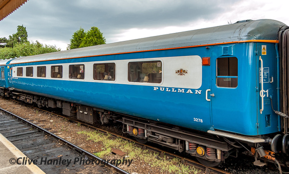 I think this livery is simply stunning and am delighted to read that Jeremy Hosking is renovating An HST into a rerun of the Blue Pullman.