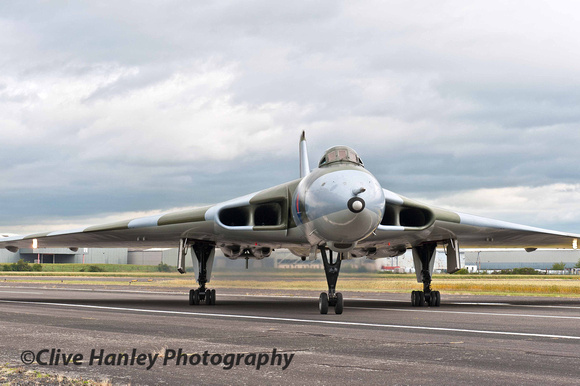Back to the figure of 8 and XM655 moves off again.