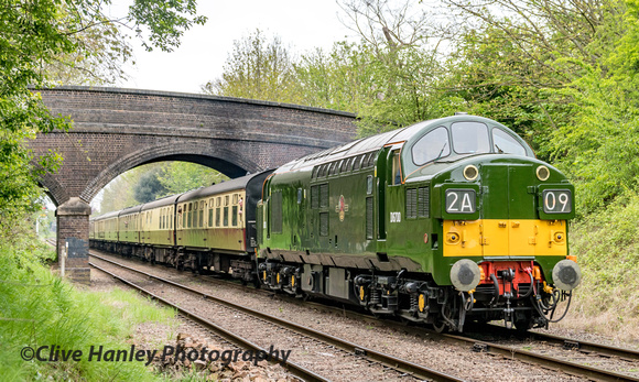 D6700 passes beneath the bridge near the A6 with the 10.35 to Leicester.