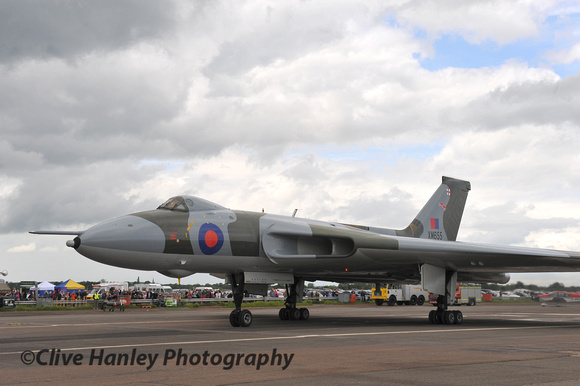 13.51pm. XM655 moves away towards the runway.