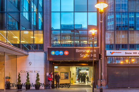 The anonymous entrance to Snow Hill station.