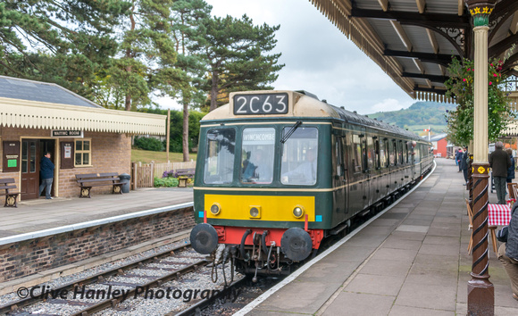 The DMU arrives at Winchcombe