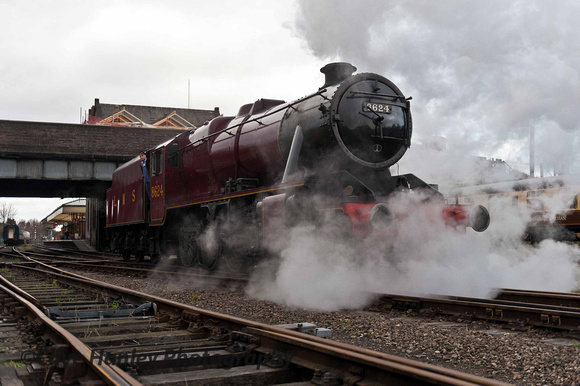 Only 1 steam loco today. Stanier 8F no 8624 runs through the station during its run-around.