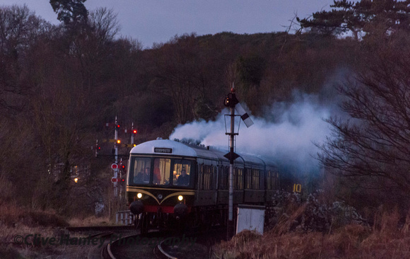The DMU sets off from Bewdley and creates an appalling smokecreen across the safari park.