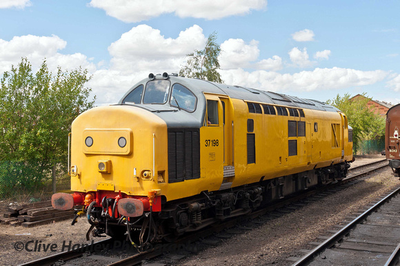 Class 37 no D6898 (as 37198)
