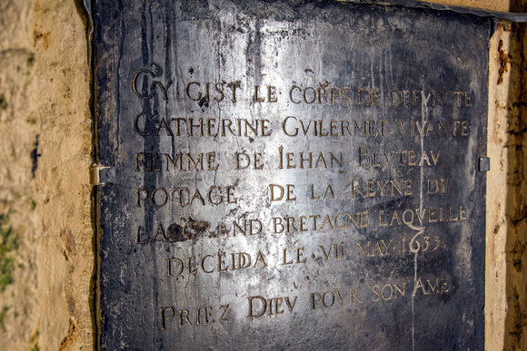 This one is in French, commemorating Catherine Guilermet, who appears to have been some kind of maid to the queen of Charles I (Henrietta Maria). But isn’t ‘potage’ French for soup?